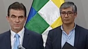 José Gabriel Espinoza se une al equipo de Rodrigo Paz en el PDC
