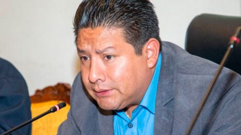 Santos Quispe advierte sobre errores del PDC que afectarán su candidatura