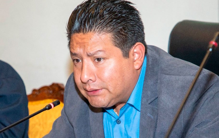 Santos Quispe advierte sobre errores del PDC que afectarán su candidatura