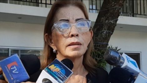 Centa Rek solicita revisión de encuestas y candidaturas ante el TSE