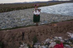 Contaminación del Lago Titicaca
