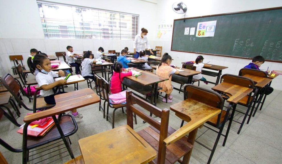 Calendario escolar Santa Cruz se extiende hasta diciembre