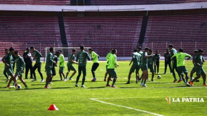 Selección Nacional en entrenamiento para partido contra Colombia