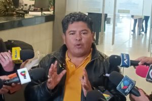 Camacho no respaldará a ningún candidato según diputado Andrés Romero