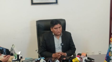 Regreso de exiliados políticos según diputado Andrés Flores