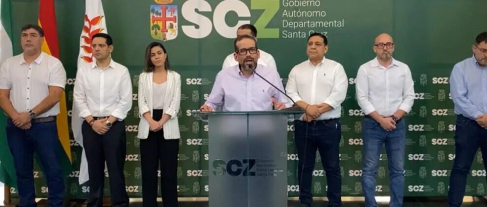 Gabinete de Camacho en Santa Cruz