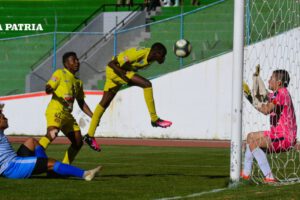 Deportivo Shalom celebra su primera victoria en Copa Simón Bolívar