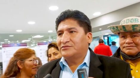 Diputado Andrés Flores defiende créditos legislativos