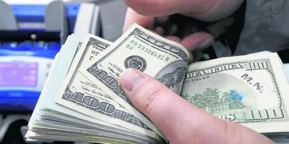 baja del dólar en Bolivia