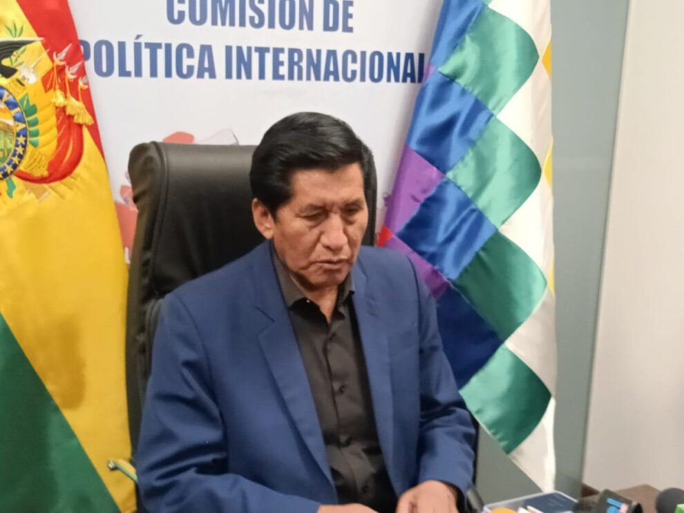 Senador Félix Ajpi critica el sistema judicial boliviano