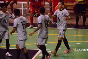 Morales Moralitos festeja el triunfo en la Liga Nacional de Futsal