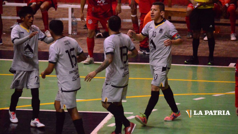 Morales Moralitos festeja el triunfo en la Liga Nacional de Futsal