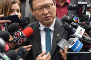 Chi Hyun Chung apoya a Tuto Quiroga en segunda vuelta electoral