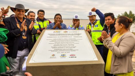 inauguración de obras en Bolivia por el presidente Luis Arce
