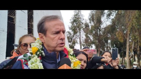 Jorge Tuto Quiroga advierte sobre el oro y la economía