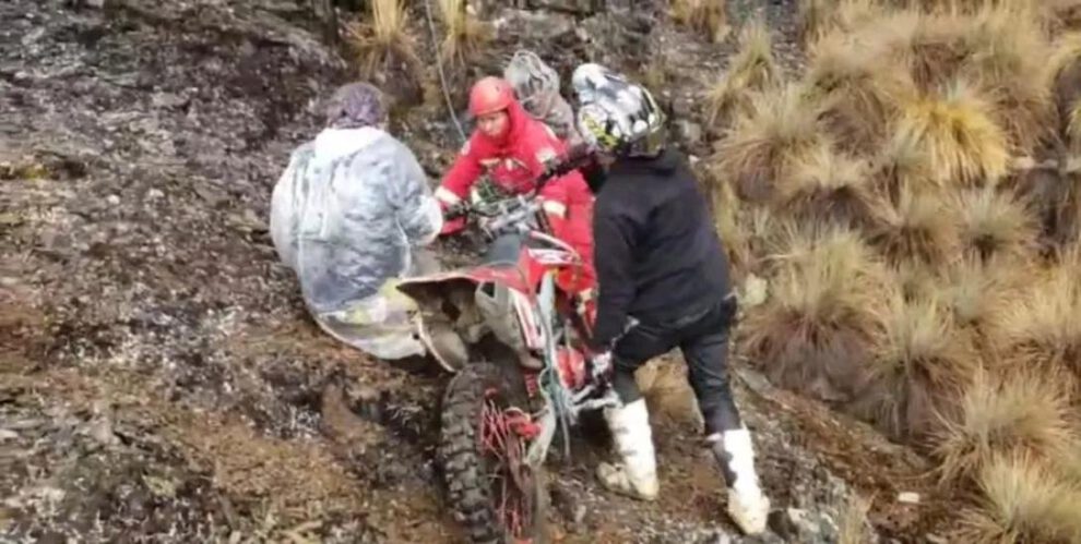 Rescate de motociclistas perdidos en cerro Merceditas