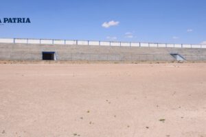 Césped sintético en estadio AFO en riesgo por observaciones de Conmebol