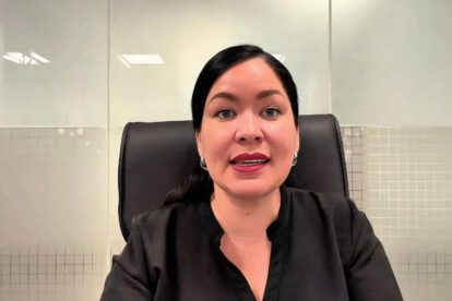 Denuncia sobre contratos irregulares presentada por Janira Román