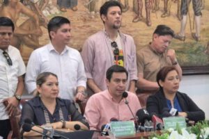 renuncia de Jhonny Fernández en el Concejo Municipal de Santa Cruz