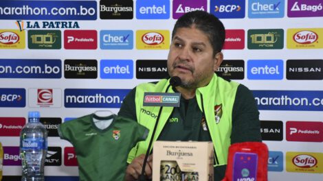 Óscar Villegas dirige a la selección boliviana de fútbol