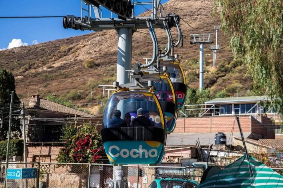 El teleférico de Cochabamba reanuda operaciones tras casi dos años