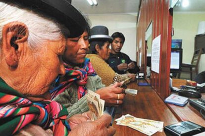 Renta Dignidad para personas mayores de 60 años
