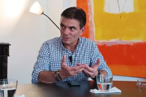 Rodrigo Paz denuncia agresiones contra Edmand Lara