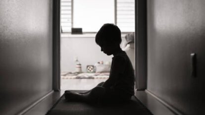 Imagen referencial de rapto de niño con discapacidad