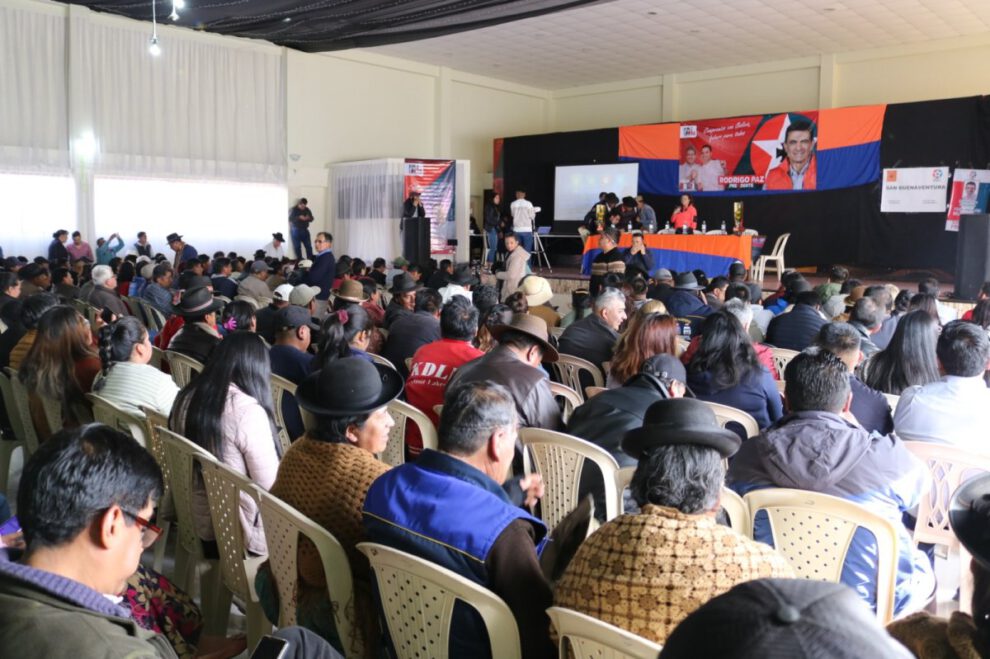 Apoyo a Rodrigo Paz por campesinos de La Paz
