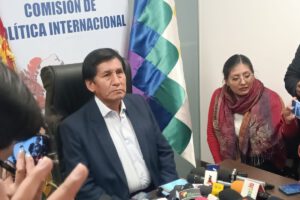 Ley de diferimiento de créditos por el senador Félix Ajpi