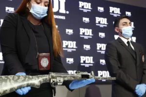 Incautan droga y arma del Ejército de Bolivia