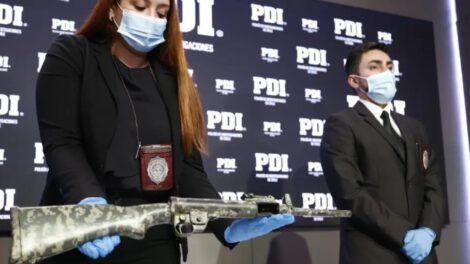 Incautan droga y arma del Ejército de Bolivia