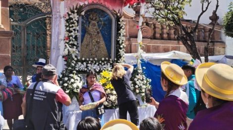 Entrada Folklórica de la Virgen de Guadalupe en Sucre