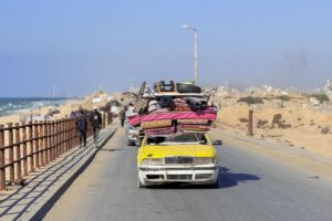 Ejército israelí derriba edificio en Gaza