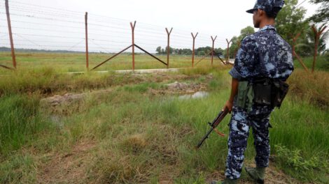 Bombardeo militar en Birmania deja 19 estudiantes muertos