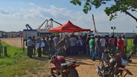 Toma de pozos petroleros en San Juan de Yapacaní por escasez de combustible