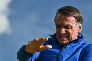 Jair Bolsonaro sale de prisión domiciliaria para un procedimiento médico