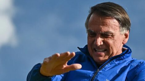 Jair Bolsonaro sale de prisión domiciliaria para un procedimiento médico