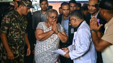 Gobierno interino de Nepal reanuda servicios esenciales tras estallido social