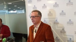 Caso Botrading: Diputado Carlos Alarcón solicita medidas cautelares