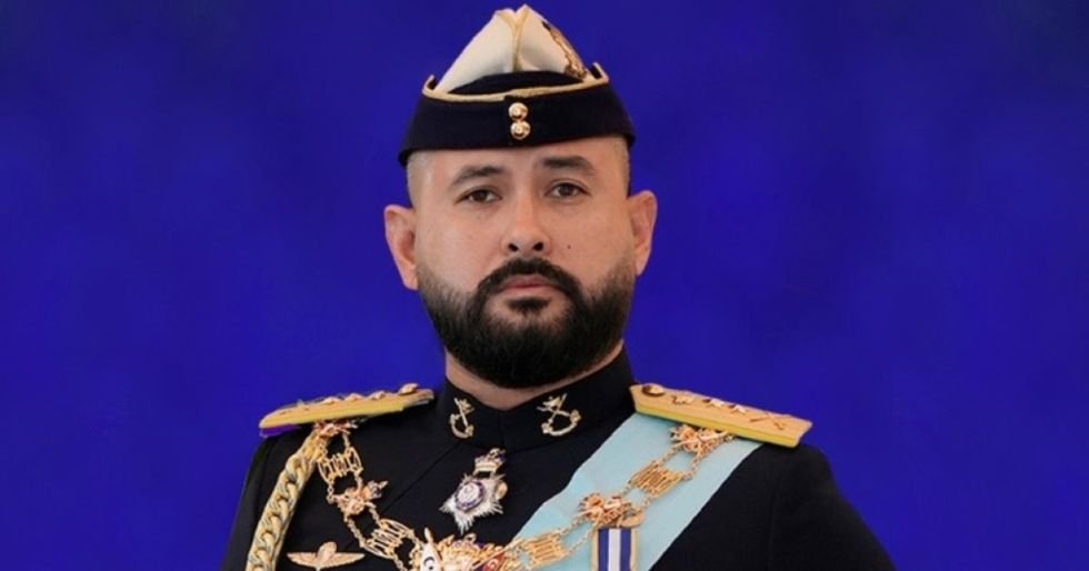 Mujer enfrenta prisión por fingir matrimonio con el hijo del rey en Malasia