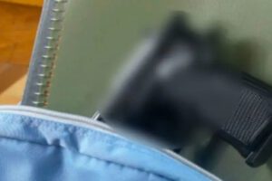 Estudiante armado en colegio en Santa Cruz