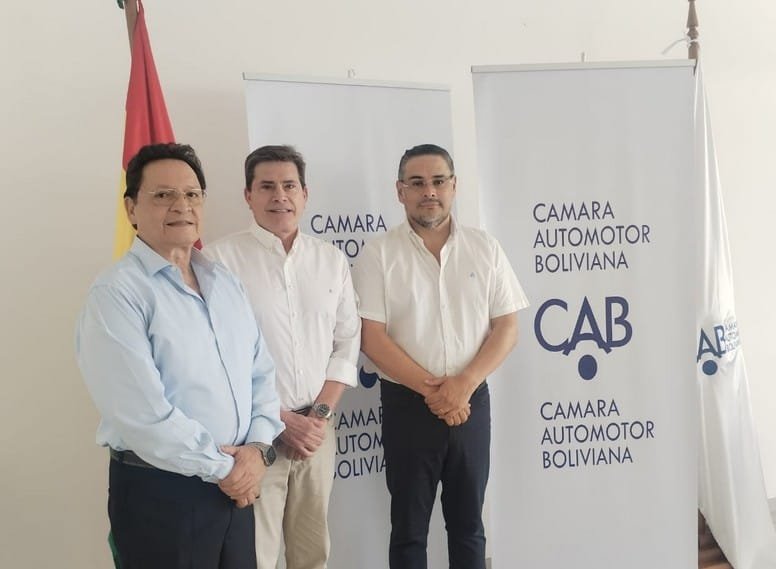 Aumento de vehículos indocumentados preocupa a la Cámara Automotor Boliviana