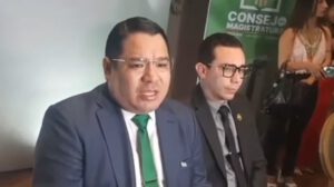 Roger Mariaca insta a Coco a asumir su defensa legal