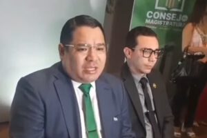 Roger Mariaca insta a Coco a asumir su defensa legal