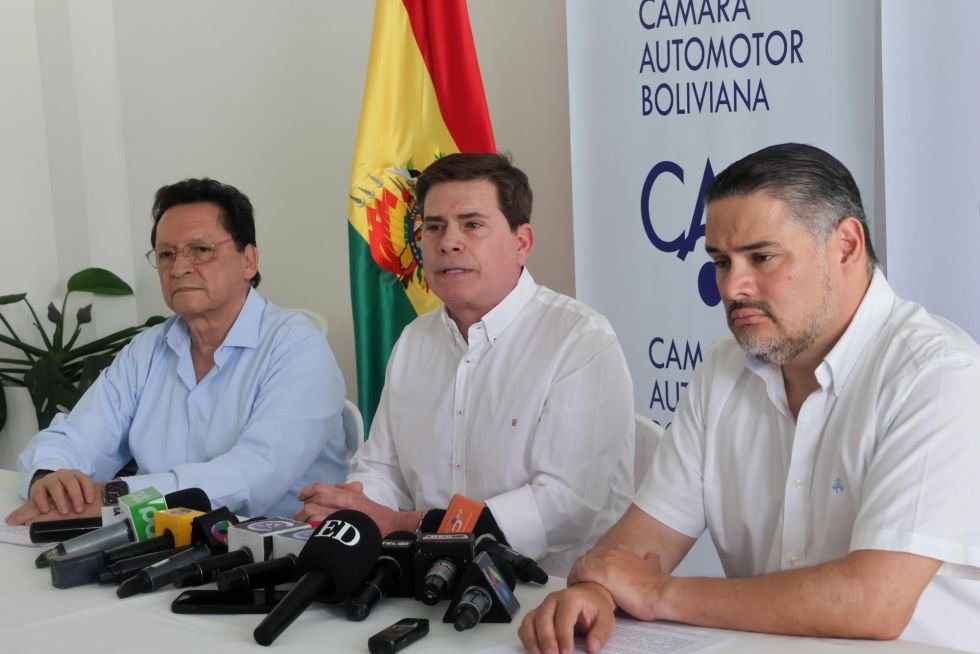 Cámara Automotriz Boliviana rechaza legalización de autos chutos