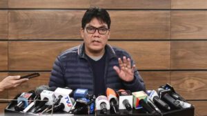 Héctor Arce denuncia ministro por daño económico al Estado