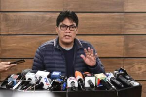 Héctor Arce denuncia ministro por daño económico al Estado