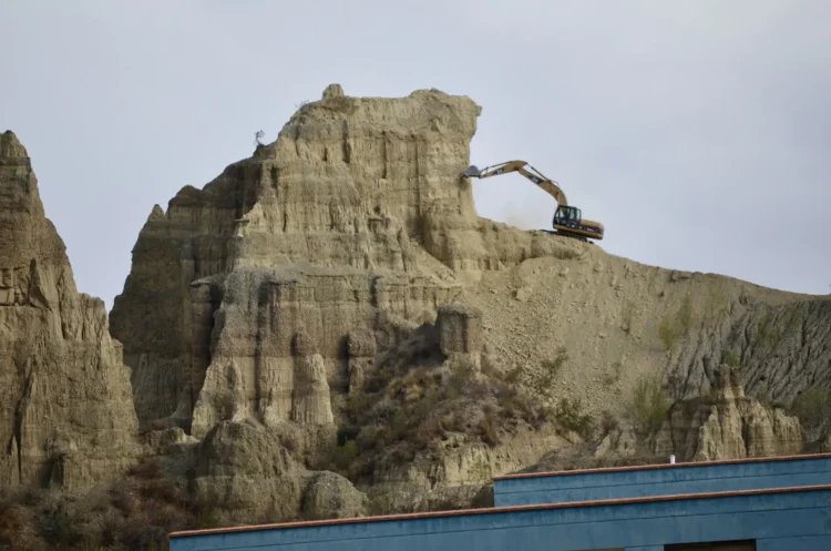 Movimientos de tierra en áreas protegidas en La Paz