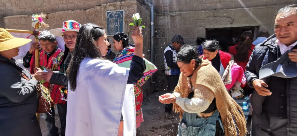 Cala Cala: devoción al Tata Lagunas atrae a cientos